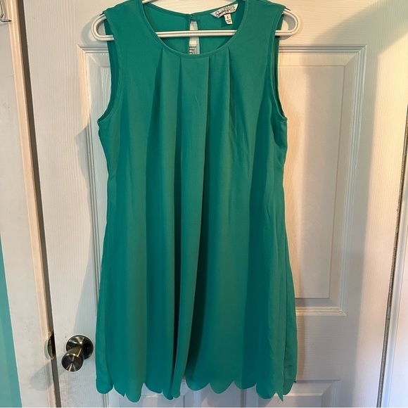 Speechless Dresses & Skirts - Juniors Speechless Aqua Green Sleeveless Scalloped Dress Size Large